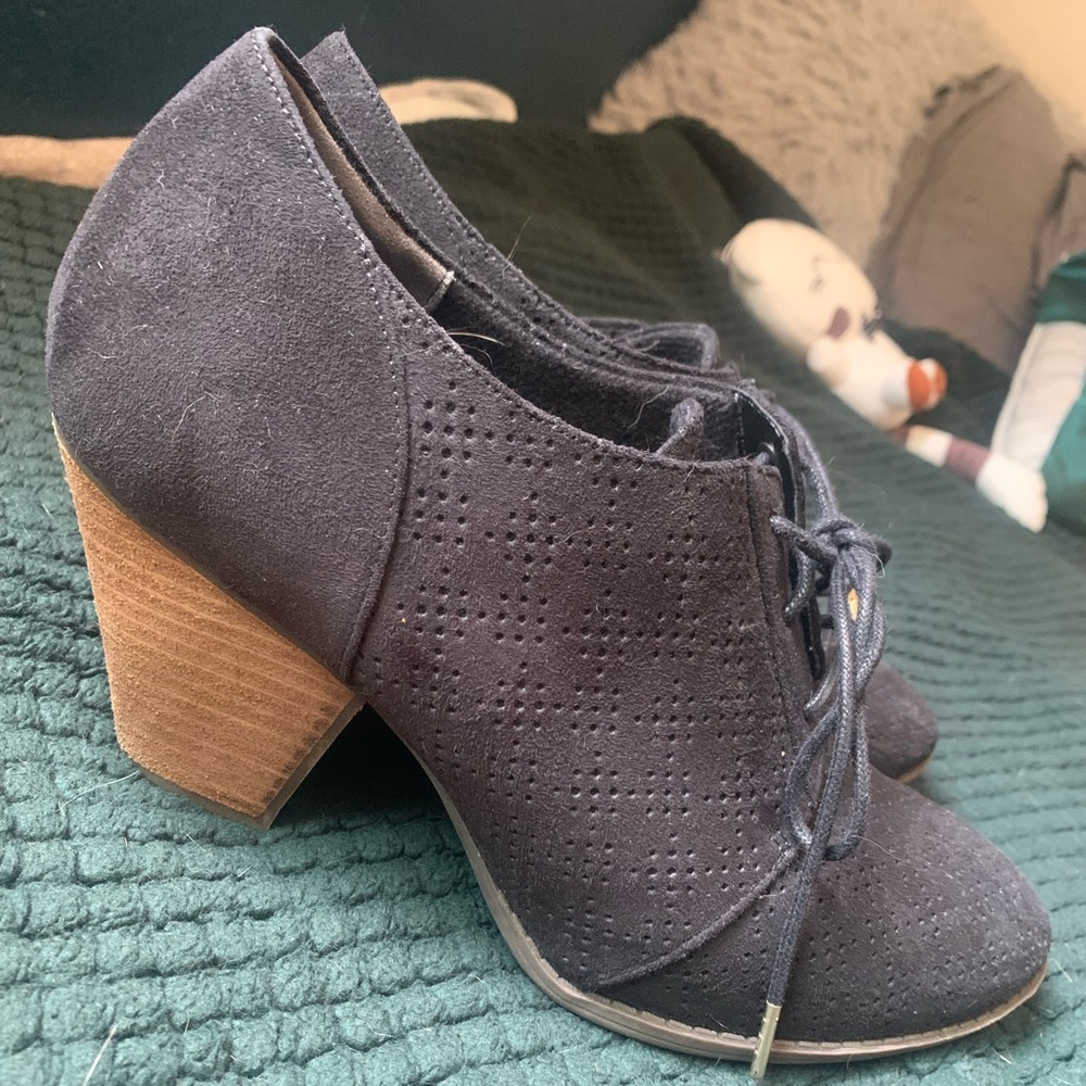 Dr. Scroll’s size 9 womens shoes - black